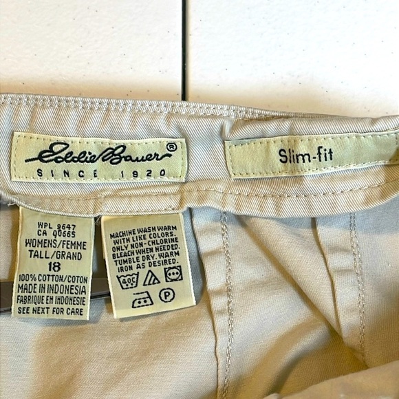 EDDIE BAUER Slim Fit Khaki Pants Size 18 - Picture 3 of 3